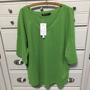 NWT Green Waffle Weave MEROKEETY V Neck Top size 2XL